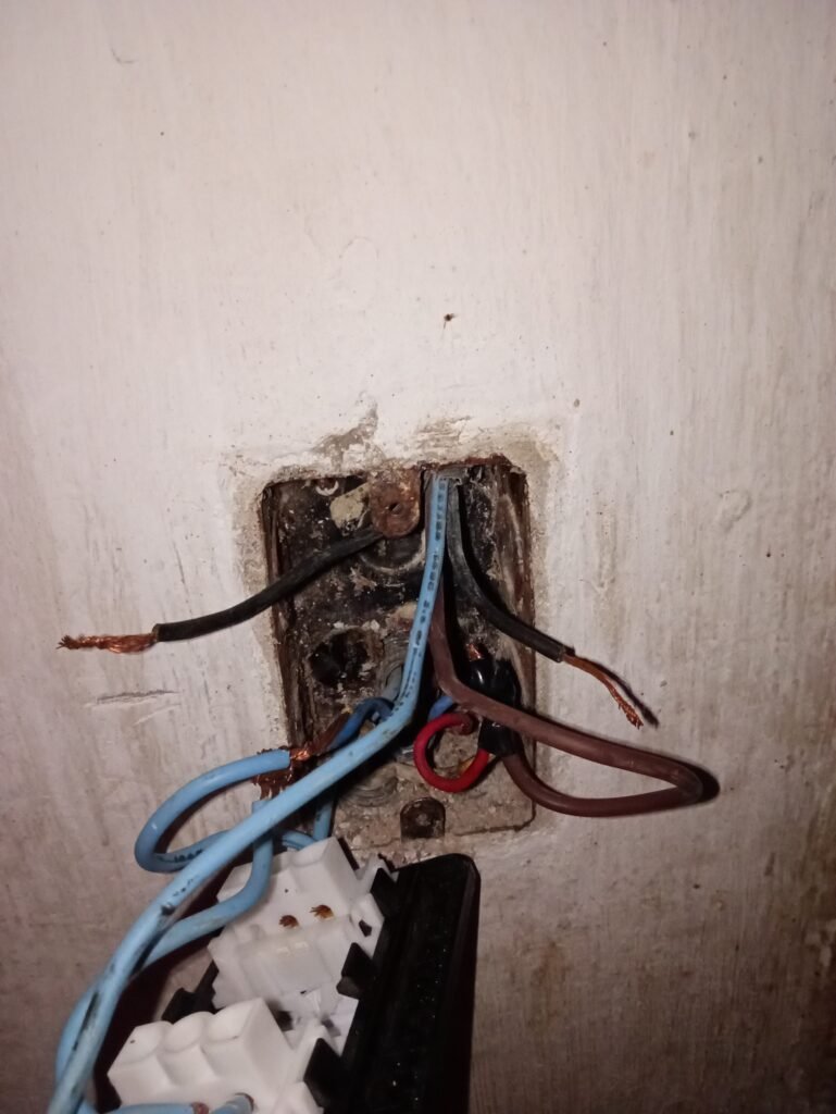 Electricista domiciliario.
