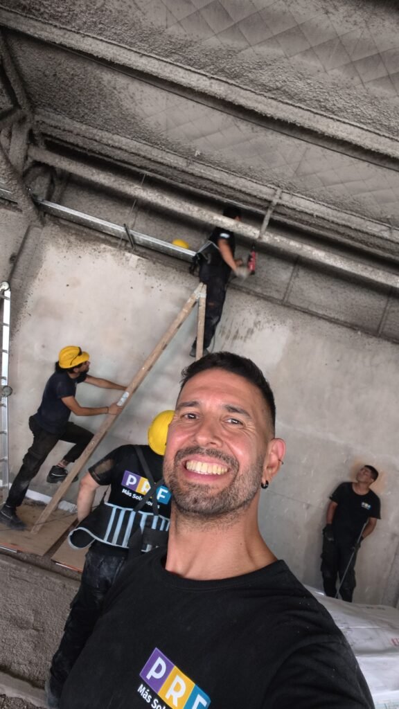 Electricista con más de 25 años de experiencia comprobada