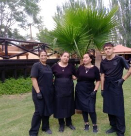 Moza, empleada doméstica, atención al público