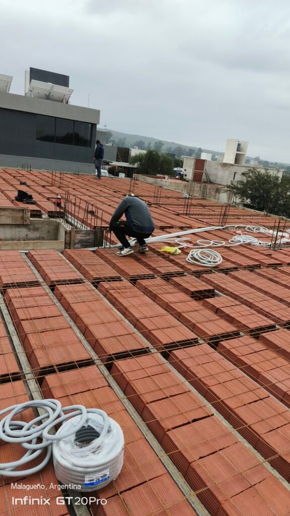 Técnico electricista, obras , mantenimiento domiciliario, comercial e industrial. Servicio, programados o de emergencias