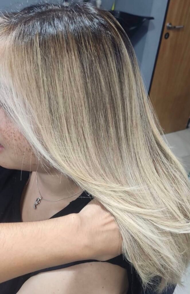 Peluquería y manicurista