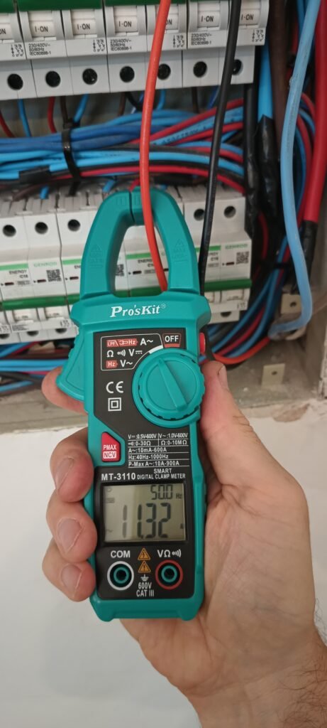 Instalaciones y mantenimiento elé