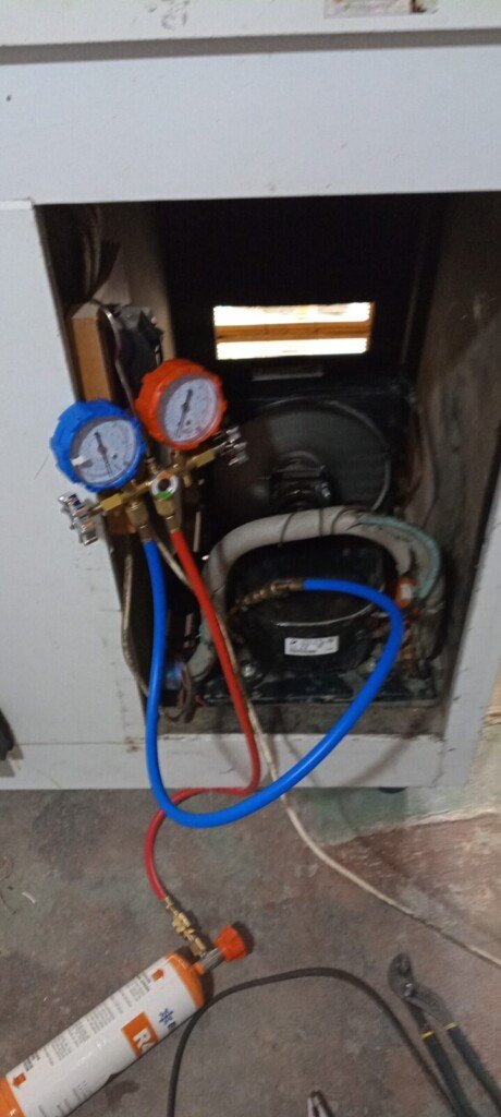 Service de refigeracio, heladera