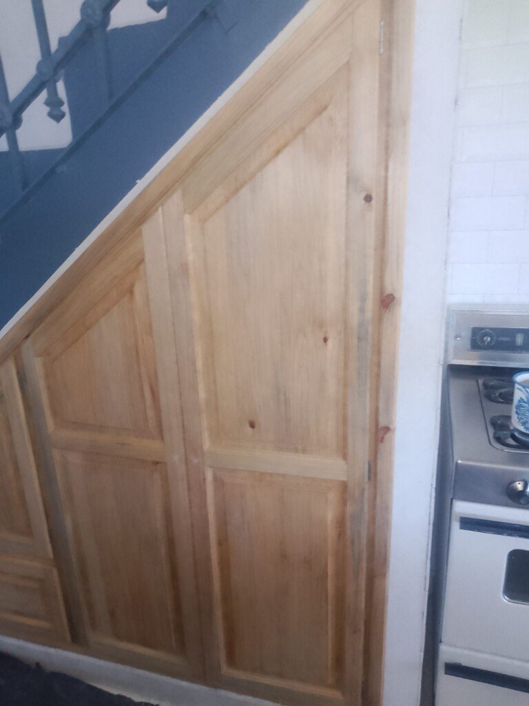 Oficial en pintura , albañilería,